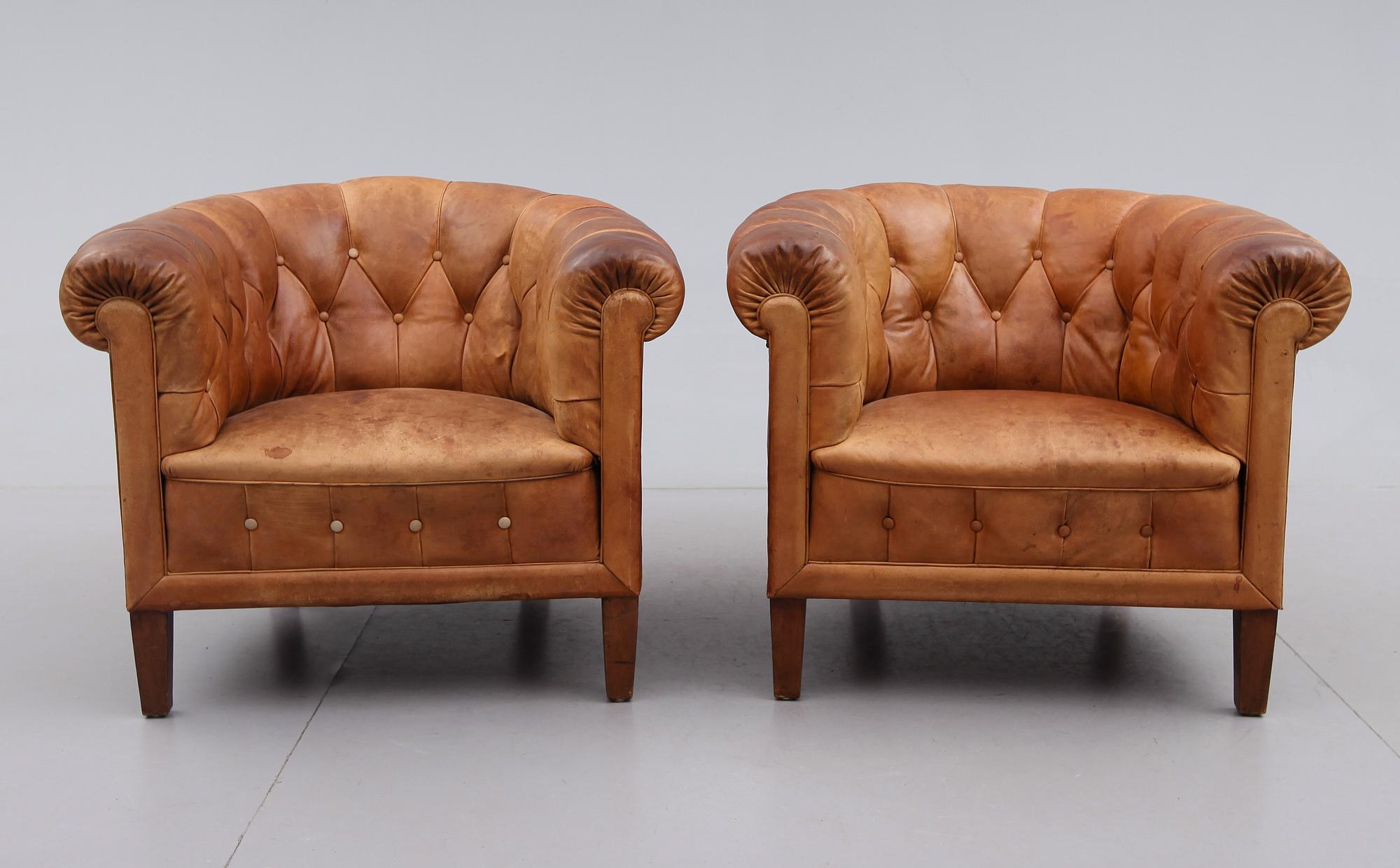 FÅTÖLJER, 1 par, Chesterfield, 1900-talets första hälft.