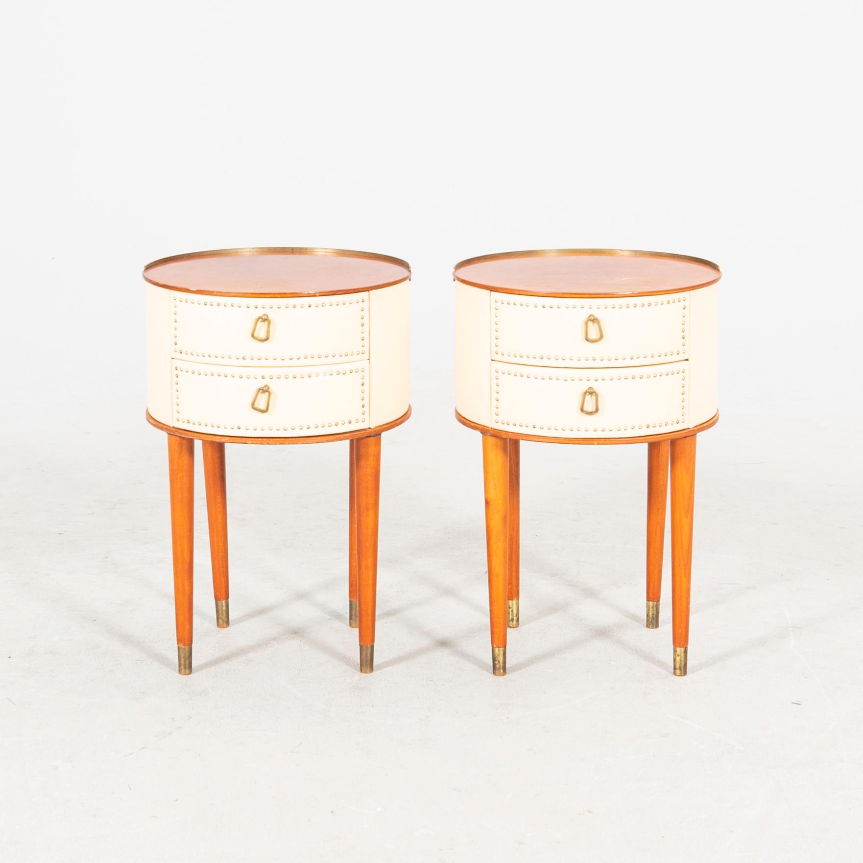 Sängbord, ett par, Halvdan Petterssons Möbelfabrik, Tibro, 1900-talets mitt.