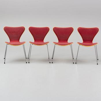 ARNE JACOBSEN, stolar 4 st, ”Sjuan”, Fritz Hansen, Danmark.