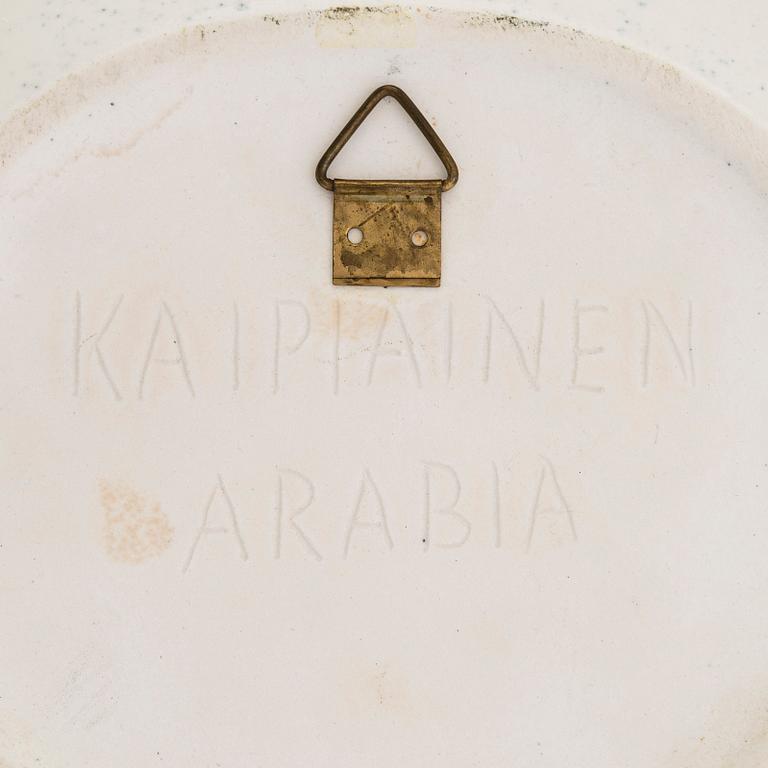 Birger Kaipiainen, a decorative plate signed Kaipiainen Arabia.