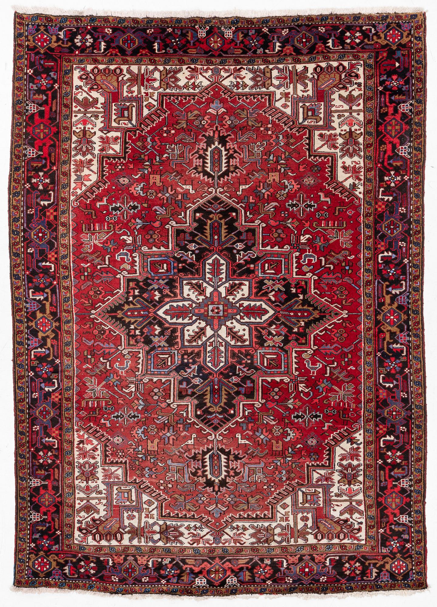 A Heris/Gorovan carpet, c. 325 x 235 cm.