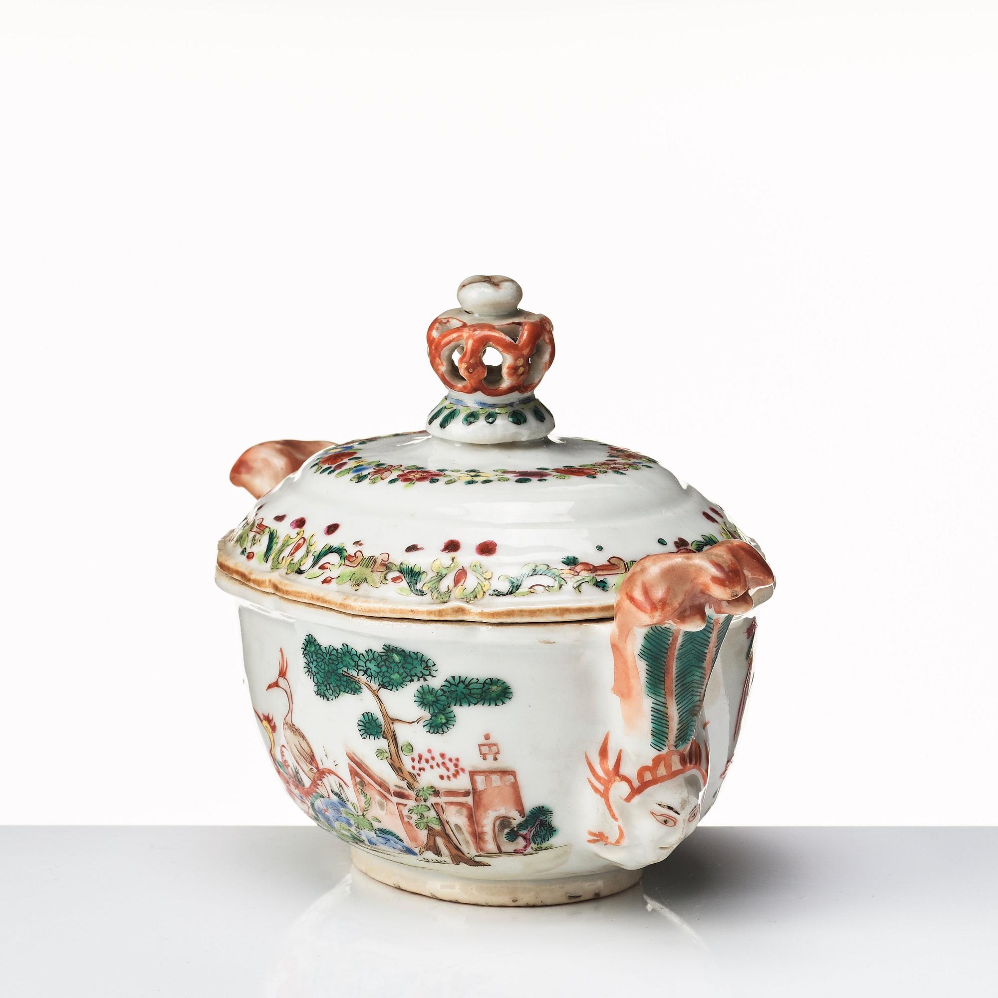 Smörterrin med lock, kompaniporslin. Qingdynastin, Qianlong (1736-95).