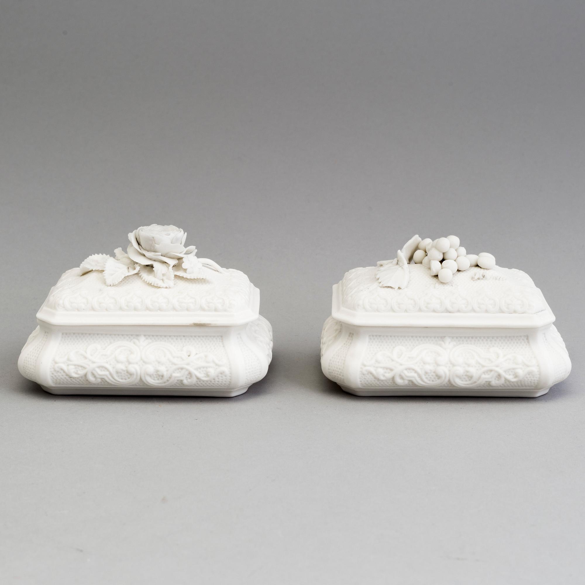 FIVE PARIAN TOILETTE BOXES, Gustafsberg ca 1900.