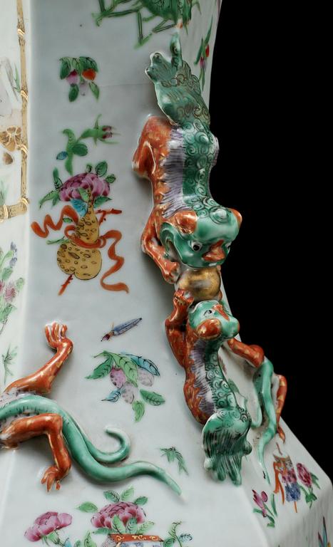 GOLVVAS, porslin, Kina, 1900-tal.