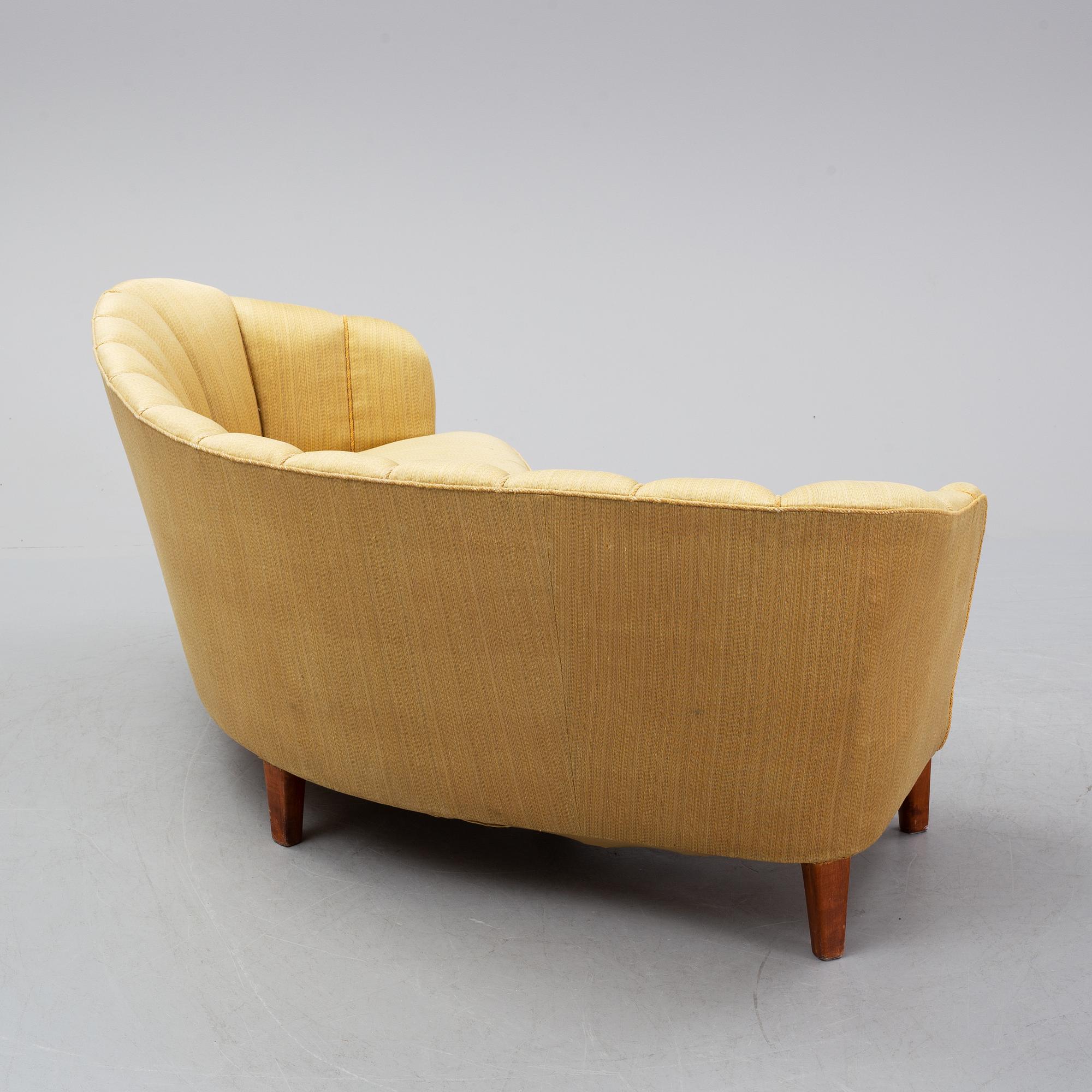 A 1930/40's sofa.