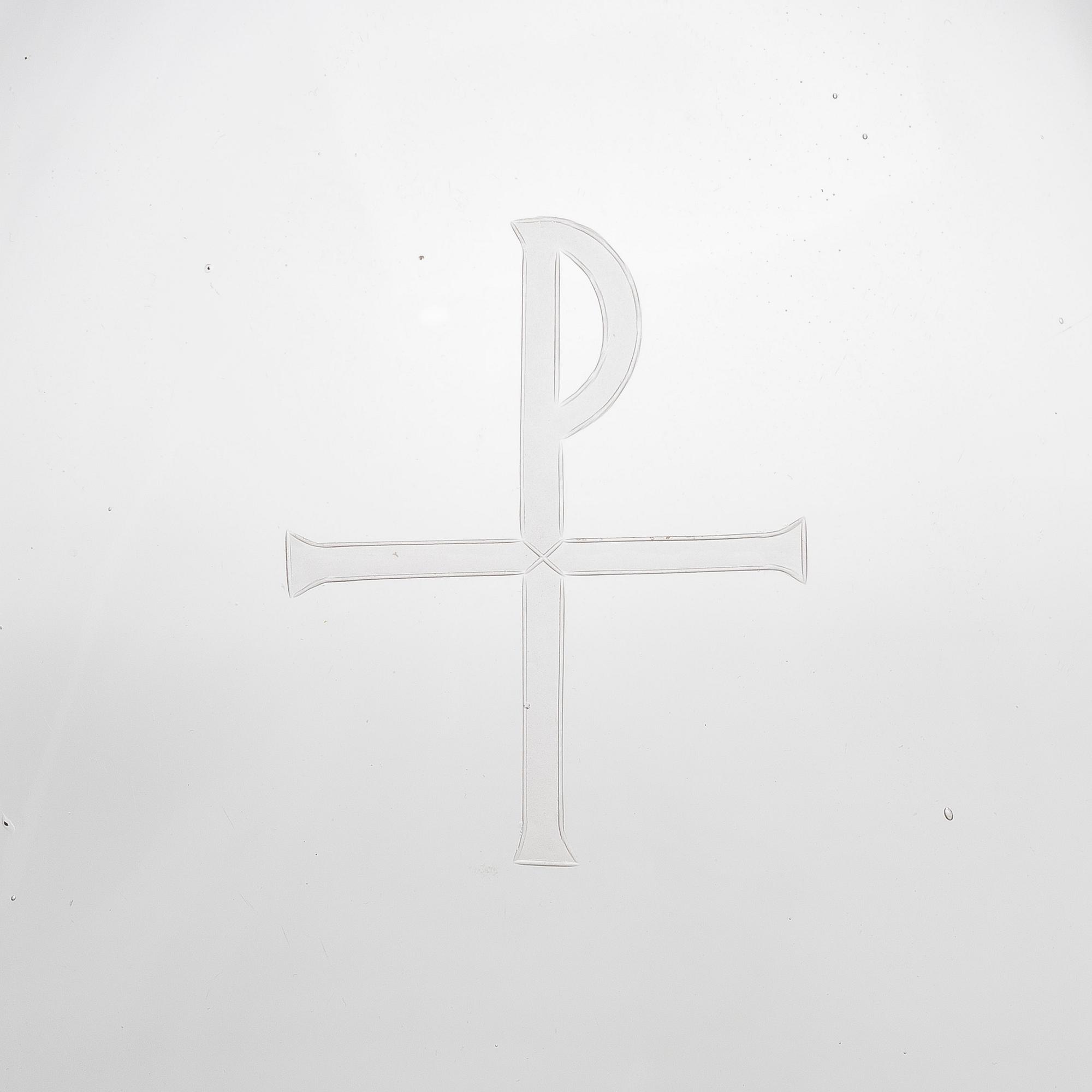 Arttu Brummer, oblate dish / glass paten, signed Riihimäen Lasi Oy A. Brummer, made in 1949.