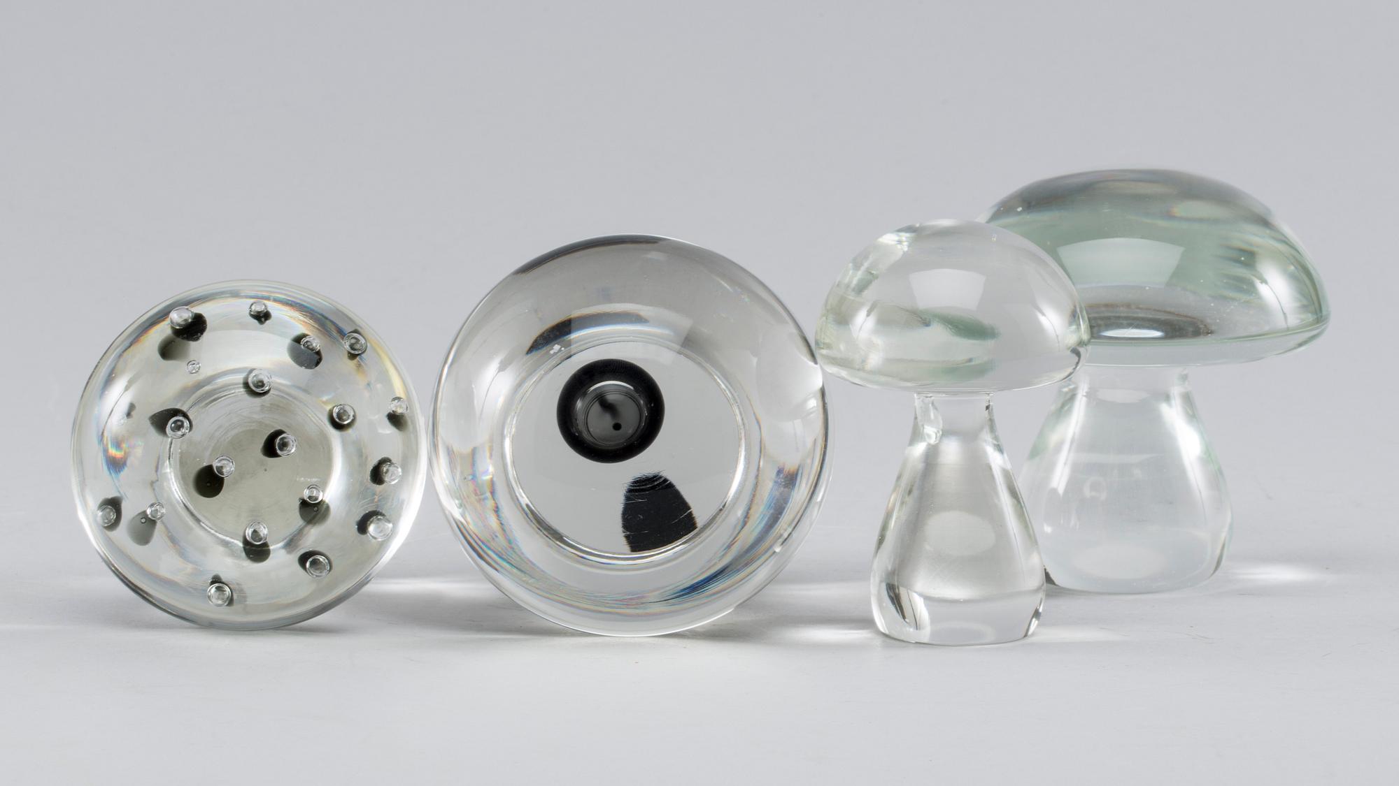 A SET OF FOUR ANTONIO DA ROS GLASS MUSCHROOMS FOR CENEDESE, later part of the 20th century.