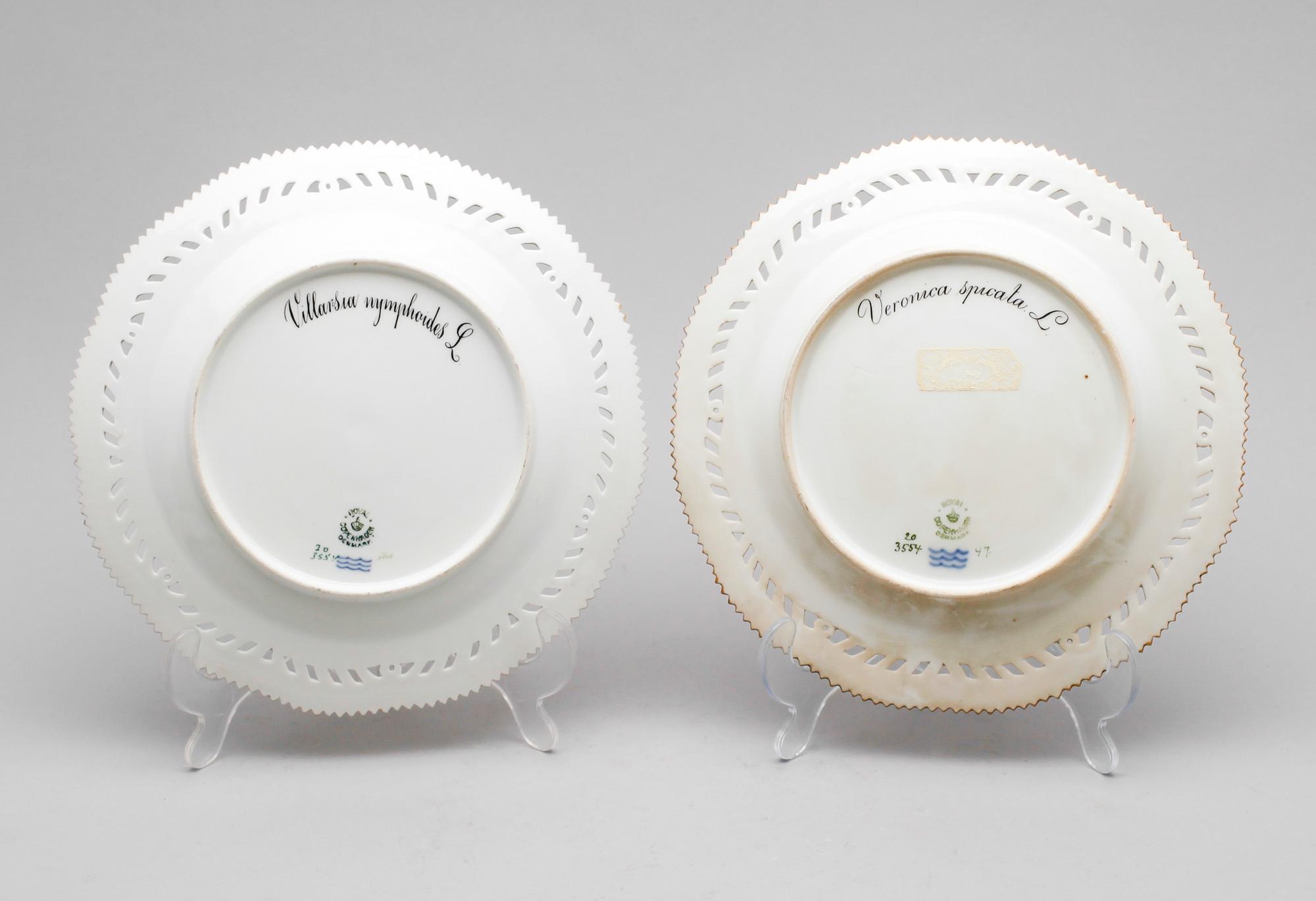 FAT, porslin, 2 st, "Flora Danica", Royal Copenhagen.