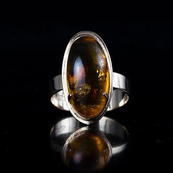 RING, 14K guld, bärnsten, finska stämplar 1970. Vikt 3,9 g.