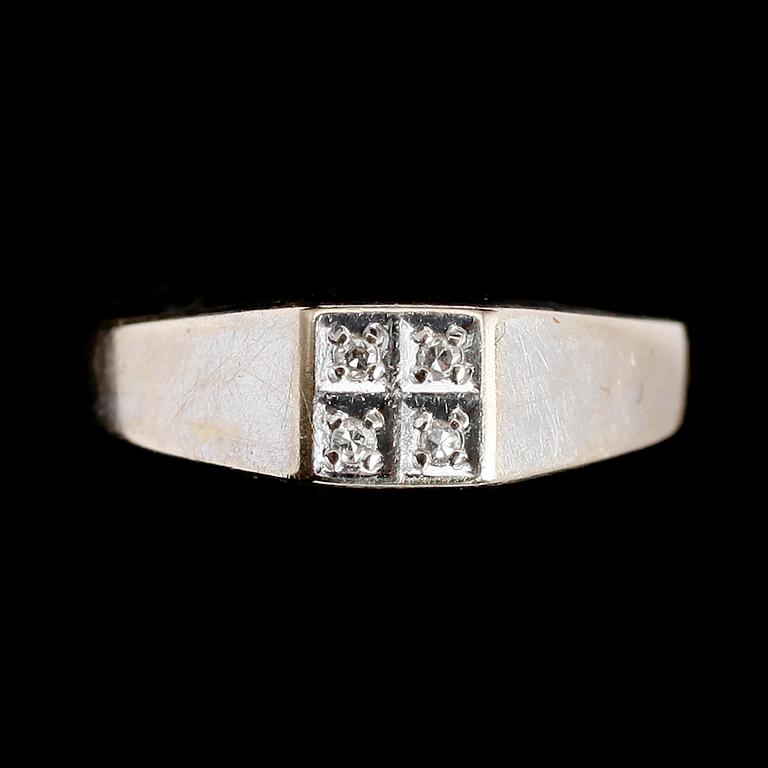RING, 18 k vitguld med 4 små briljanter. Total vikt ca 2 gram.