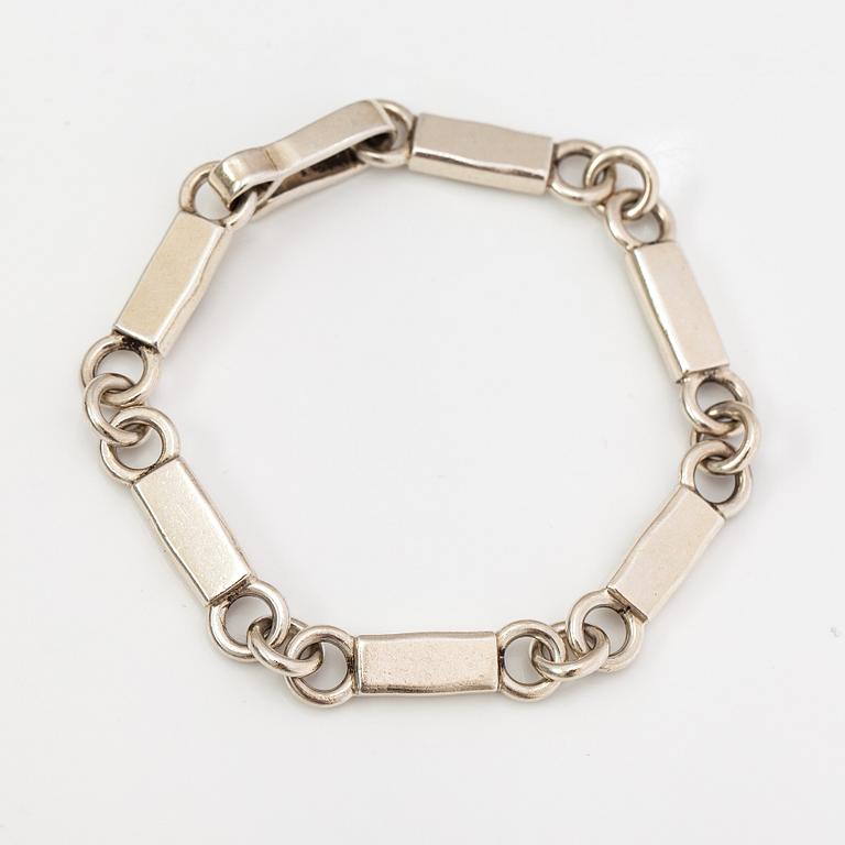 Bertel Gardberg, A sterling silver bracelet. Tammisaari 1979.