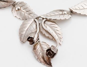 COLLIER, ARMBAND, BROSCH samt ÖRHÄNGEN, ett par, John Lauritzen och S Christian Fogh, Danmark.