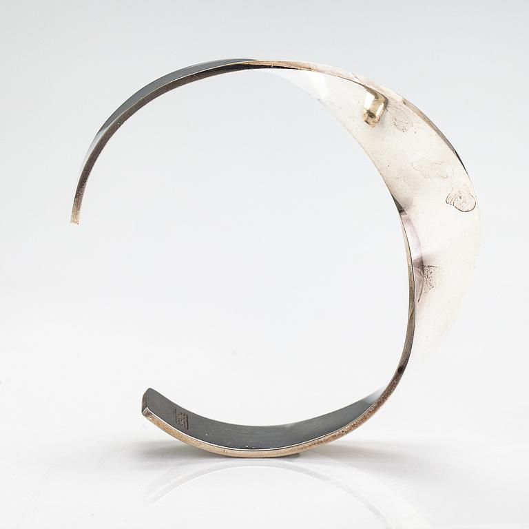 Pekka Piekäinen, Armband, sterlingsilver. Platinoro, Åbo.