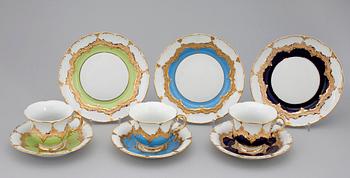 TEKOPPAR 3 st MED FAT OCH ASSIETTER, porslin, nyrokokostil, Meissen 1900-talets första hälft.