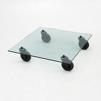 Gae Aulenti, soffbord, "Tavolo con Ruote", Fontana Arte, Italien sent 1900-tal/2000-tal.
