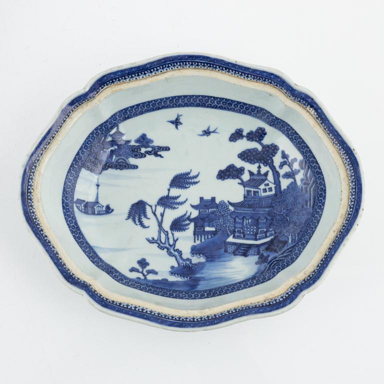 A blue and white vegetable tureen without cover, and a  blue and white serving dish, Qing dynasty, Qianlong (1736-95).