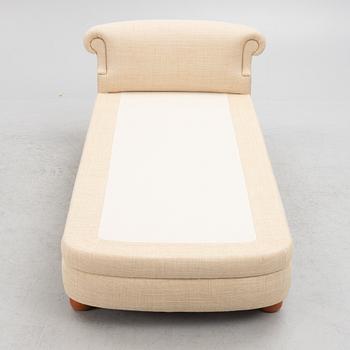 Josef Frank, couch/dagbädd, modell 775, Firma Svenskt Tenn, 2022.