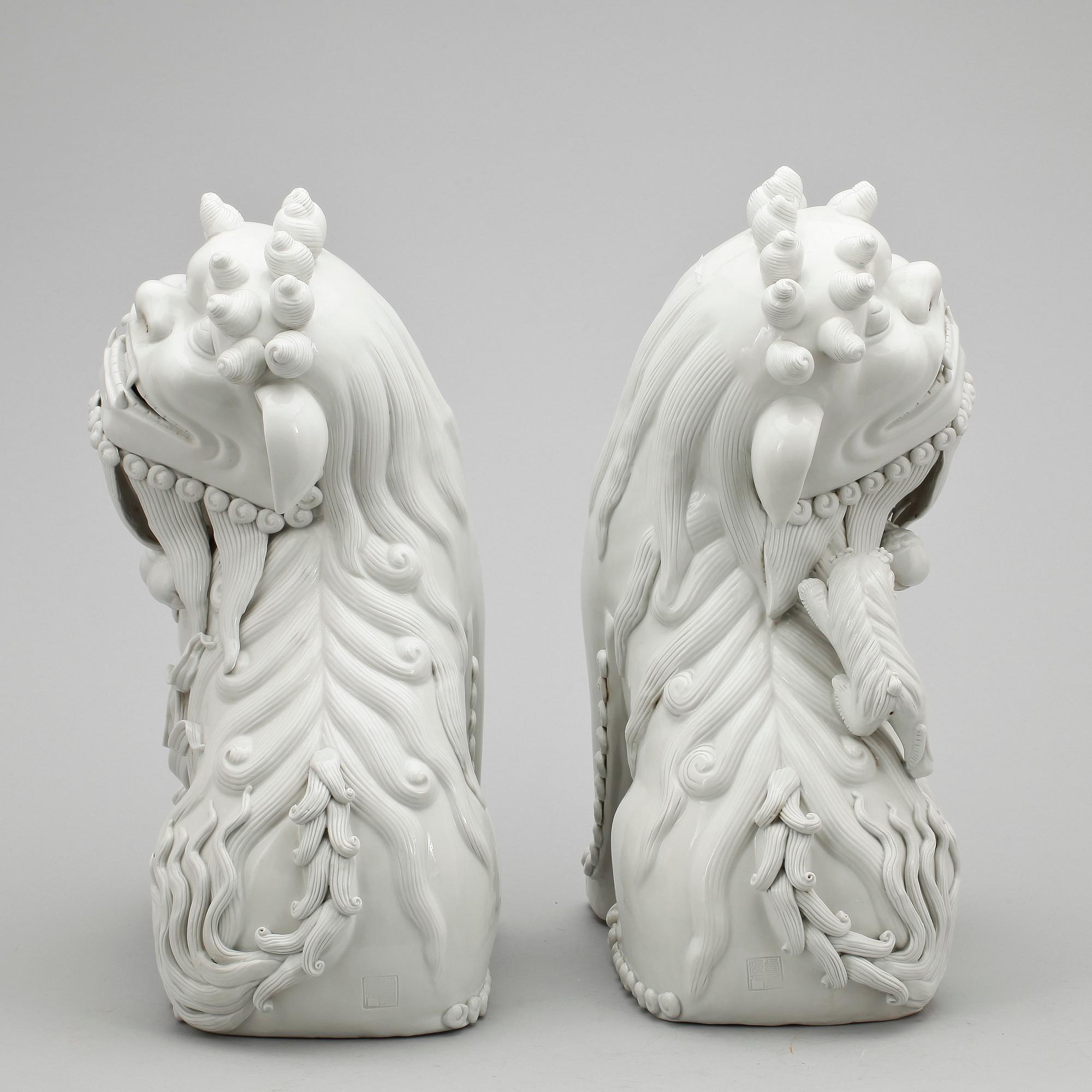 FIGURINER, ett par, blanc de chine. Kina, 1900/2000-tal.