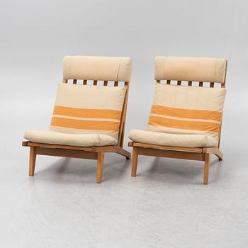 Hans J. Wegner, two modular lounge chairs, 'GE375', for Getama, Gedsted, Denmark.