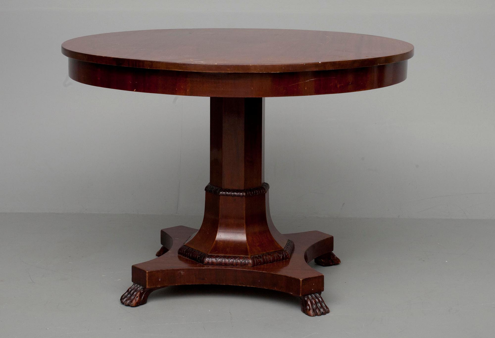 BORD, biedermeier stil, 1900-talets första hälft.