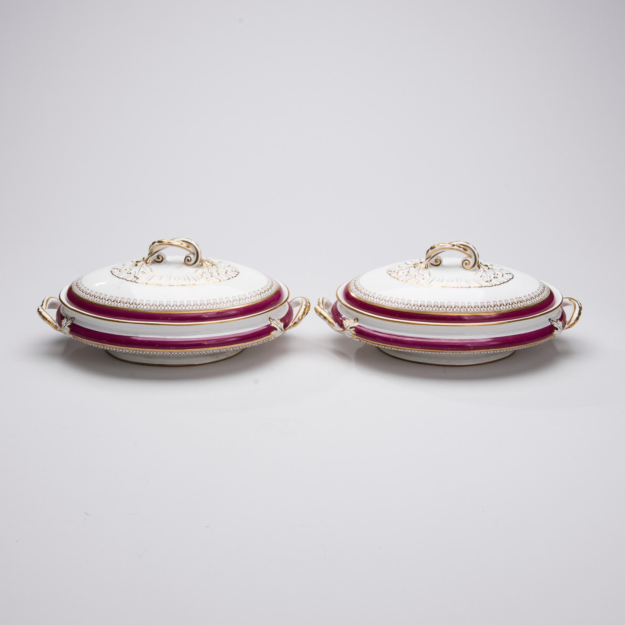 SERVIS, 34 delar, porslin, England, 1870-tal.