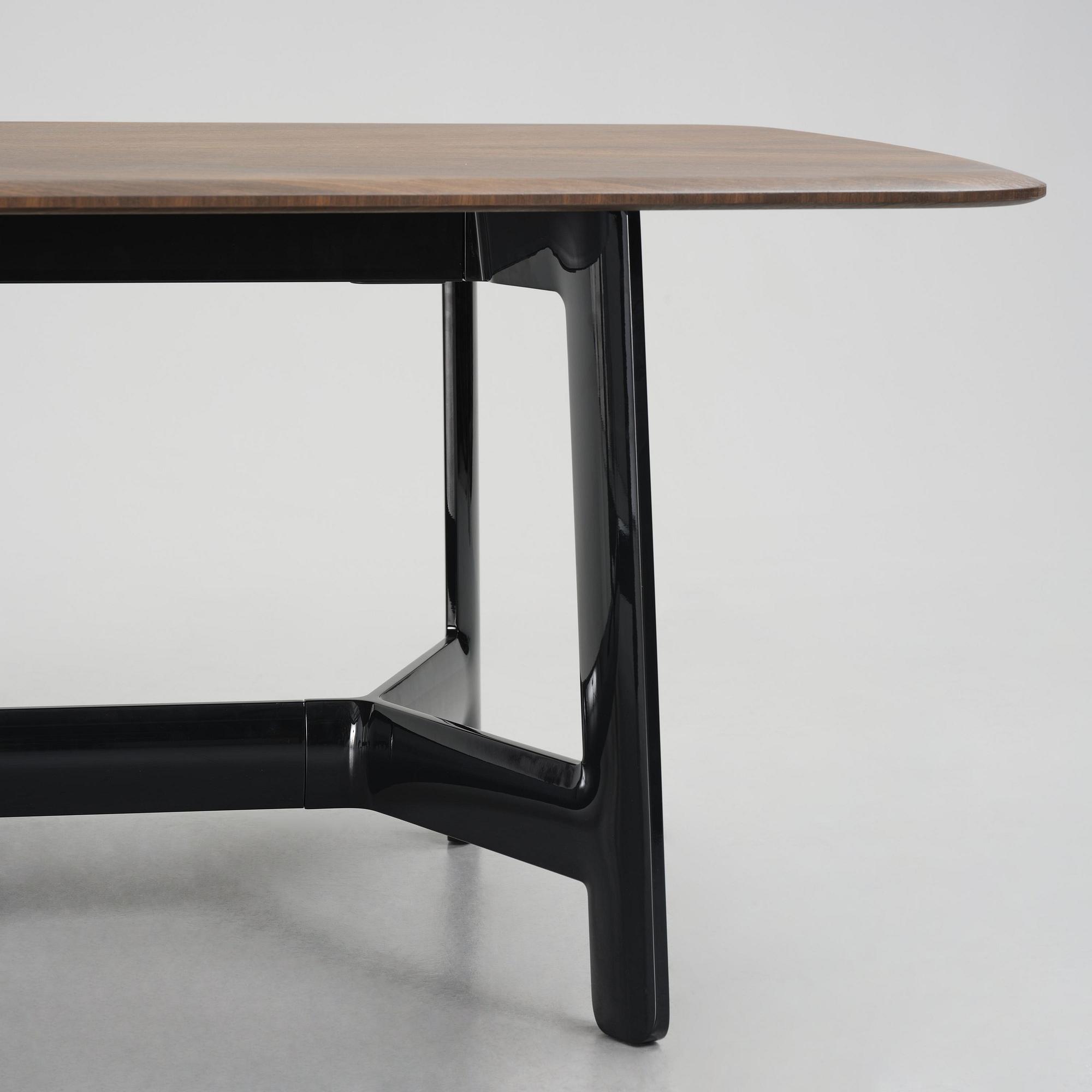 Antonio Citterio, an "Alex" dining table, B&B Italia, Italy, post 2017.