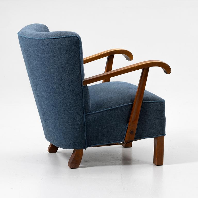 Armchair, Scandinavian Modern, Danish master cabinetmaker, 1940s.