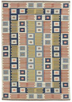 MÄRTA MÅÅS-FJETTERSTRÖM, a carpet, flat weave, 257 x 178,5 cm, "Porslinsmattan", signed AB MMF.