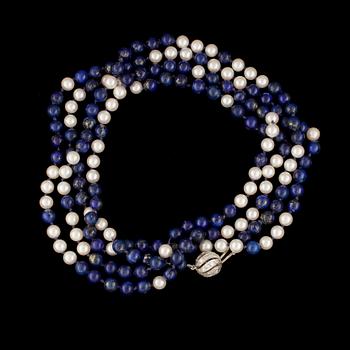 PÄRLCOLLIER, lapiss lazuli och odlade pärlor, lås av 18K vitguld och briljantslipade diamanter