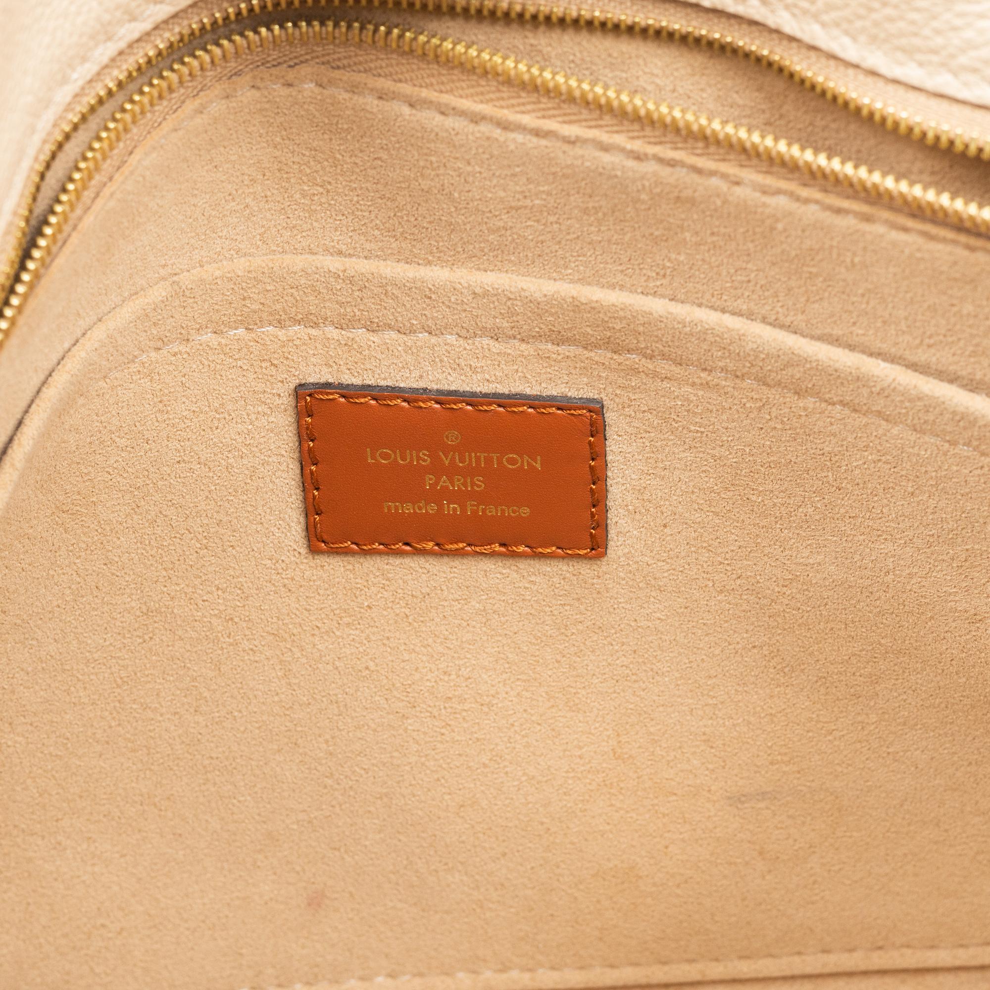 Louis Vuitton, "On My Side MM", 2020.