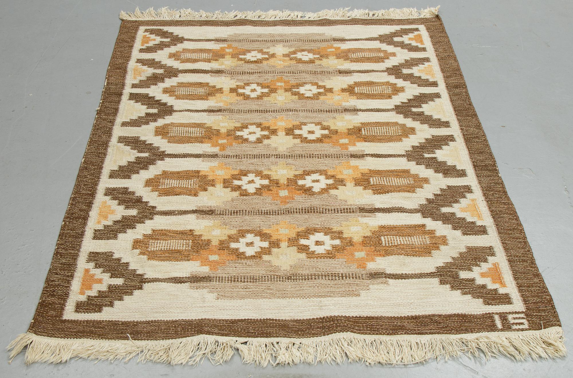 Ingegerd Silow, matto, flat weave, ca 193,5-194,5 x 137-139 cm, signed IS.