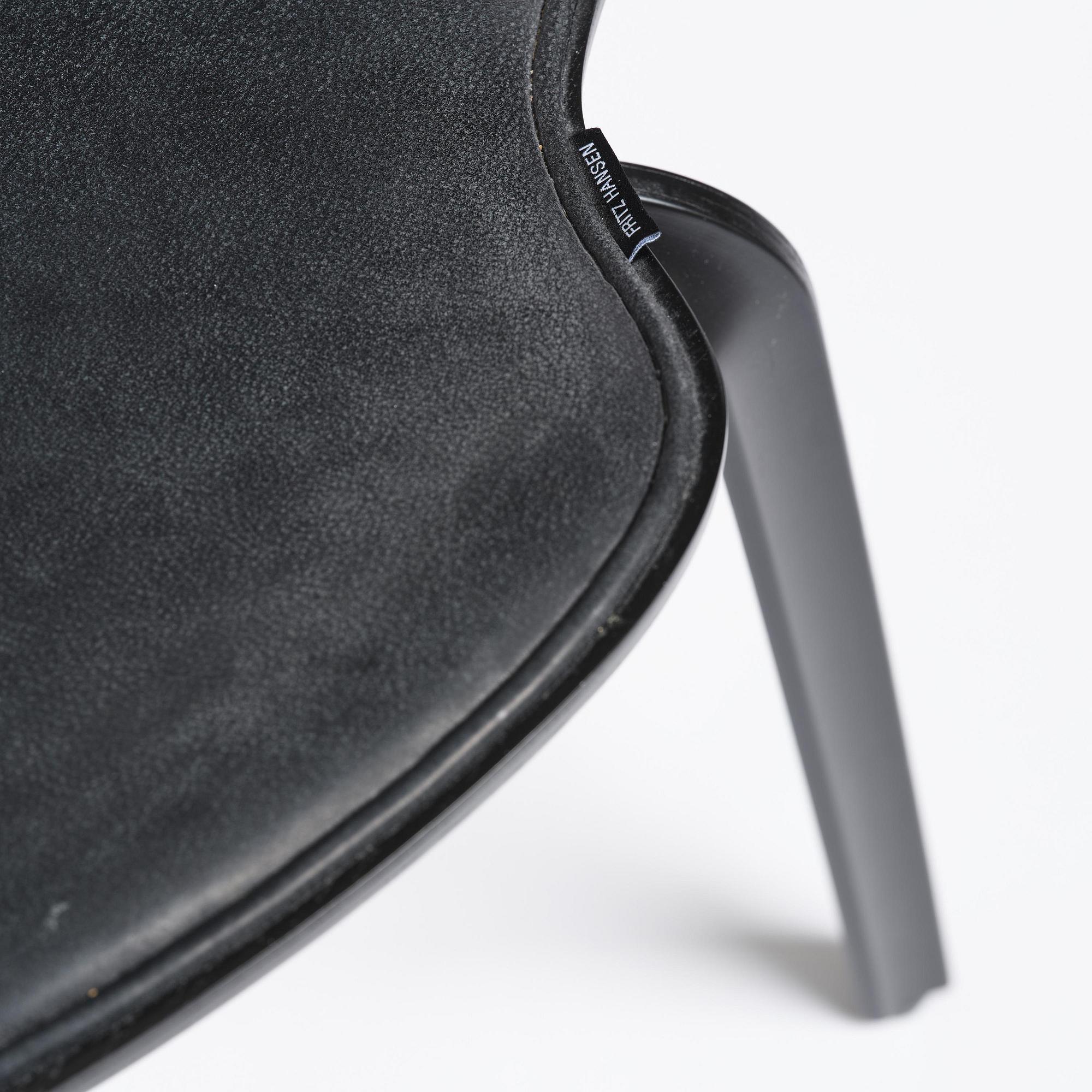 Arne Jacobsen, a set of six "Grand Prix" (Exclusive Edition Black) dining chairs, Fritz Hansen, 2021.