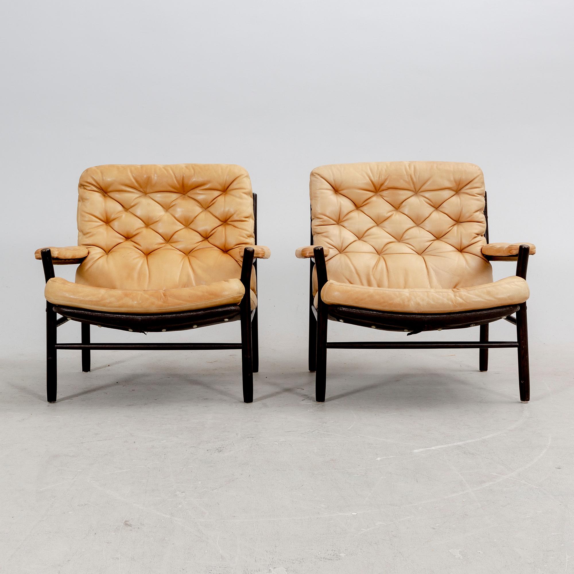 Kenneth Bergenblad, fåtöljer ett par "Kavaljer" för DUX.