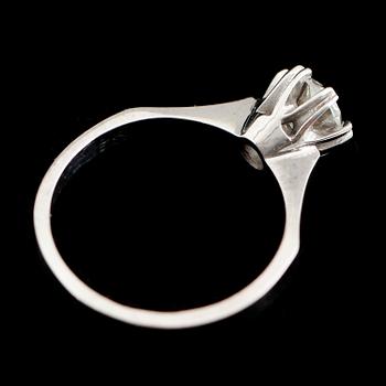 RING, 18 k vitguld, solitär briljantslipad diamant 1.02 ct.