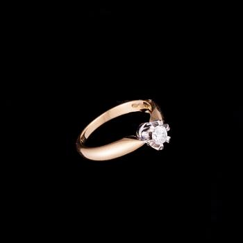 RING, 18K guld, diamant 0,27 ct, Kultakeskus. Vikt ca 4,6 g.