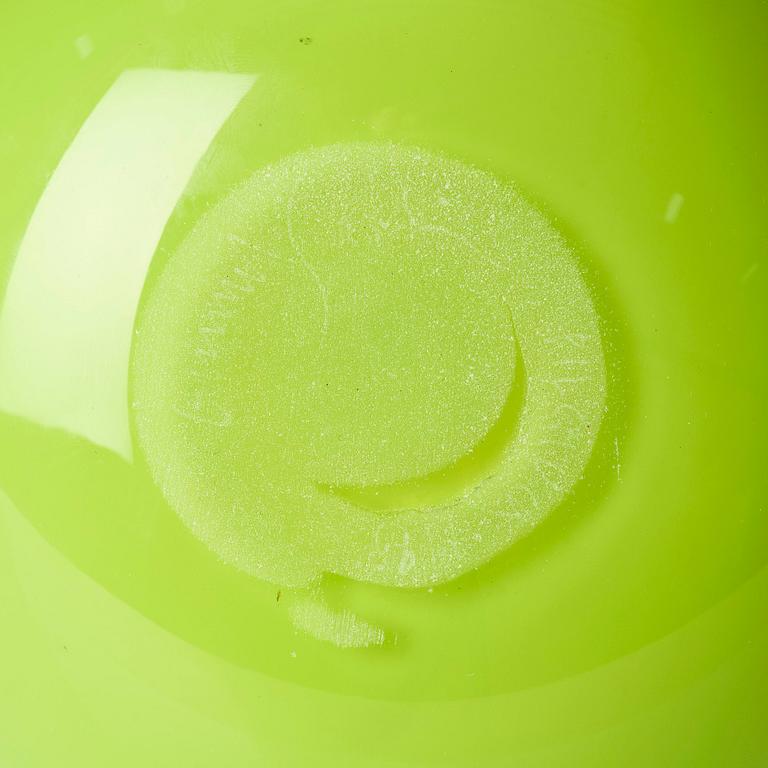 Gunnel Sahlin, flaska, Pilchuck Glass School, Seattle, 1995, blåst av Dante Marioni.