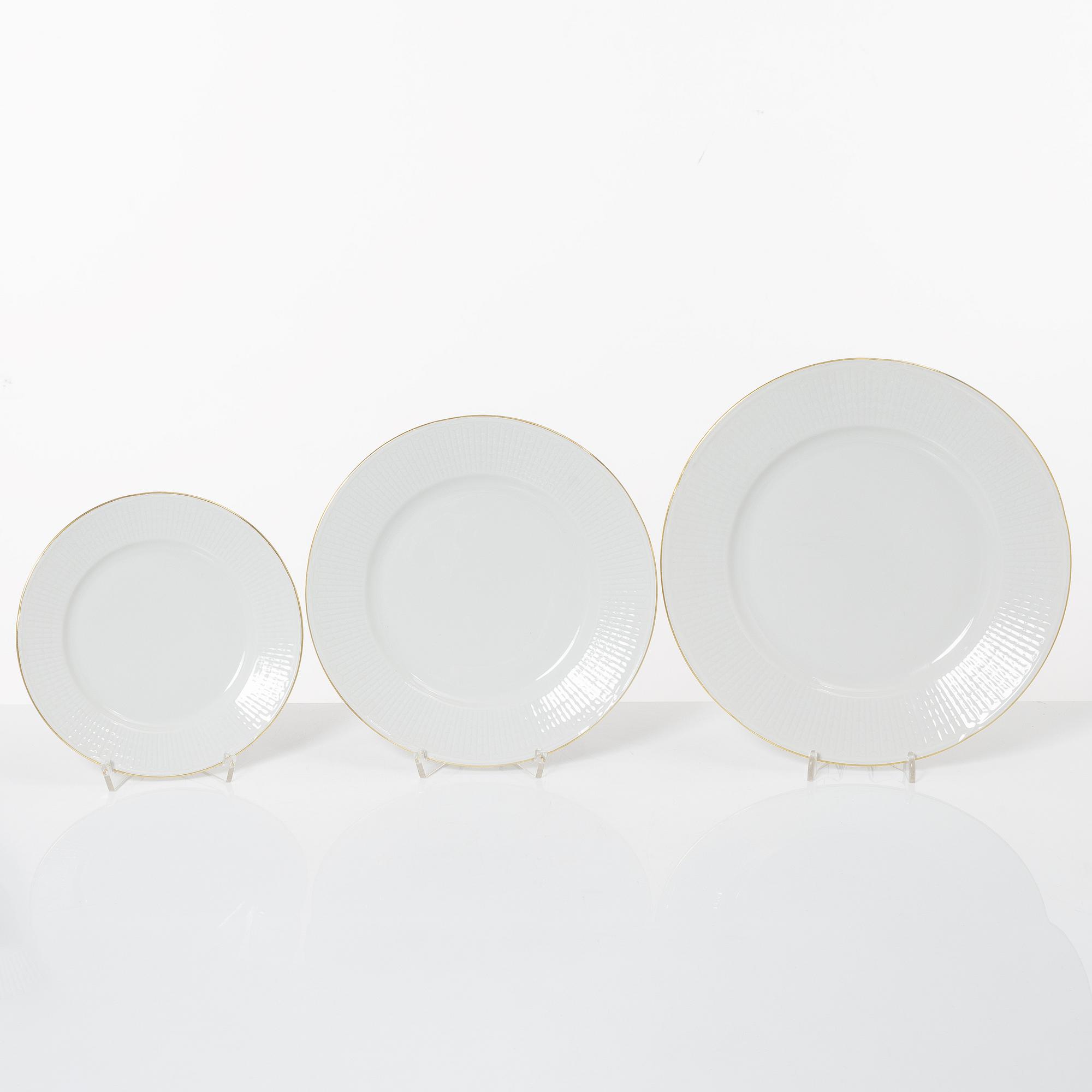 Louise Adelborg, dinner service, 76 pcs, porcelain, "Swedish Grace/Gracil", Rörstrand/Lidköping. First half/mid 20th century.