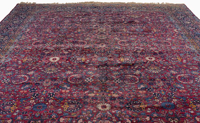 A semi-antique Yazd carpet, ca 450 x 300 cm.