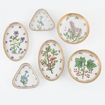 15 pieces of "Flora Danica (Hausmålerai) porcelain, Royal Copenhagen, Denmark.