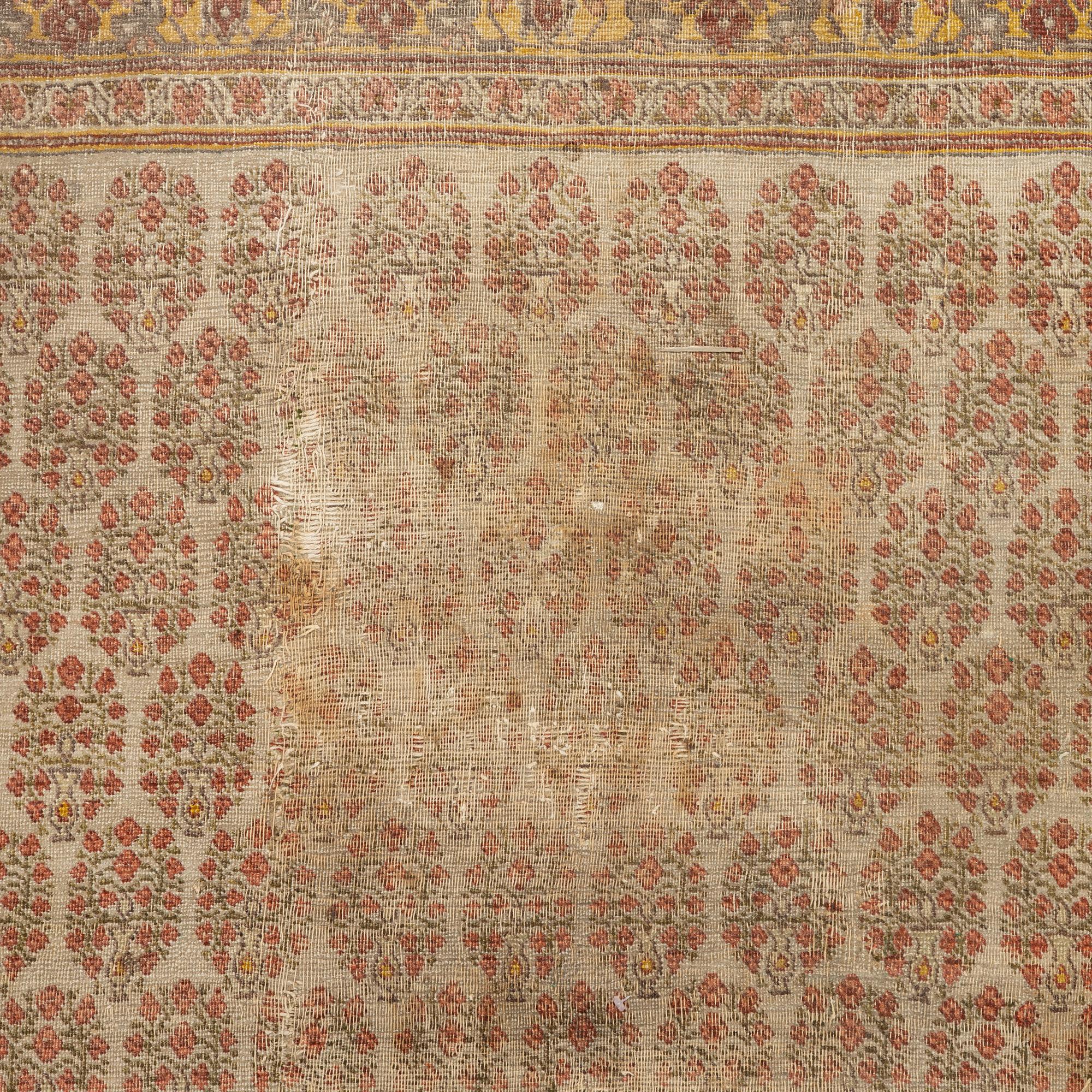 Matta, antik Täbris, nordvästa Persien , ca 372 x 280 cm.