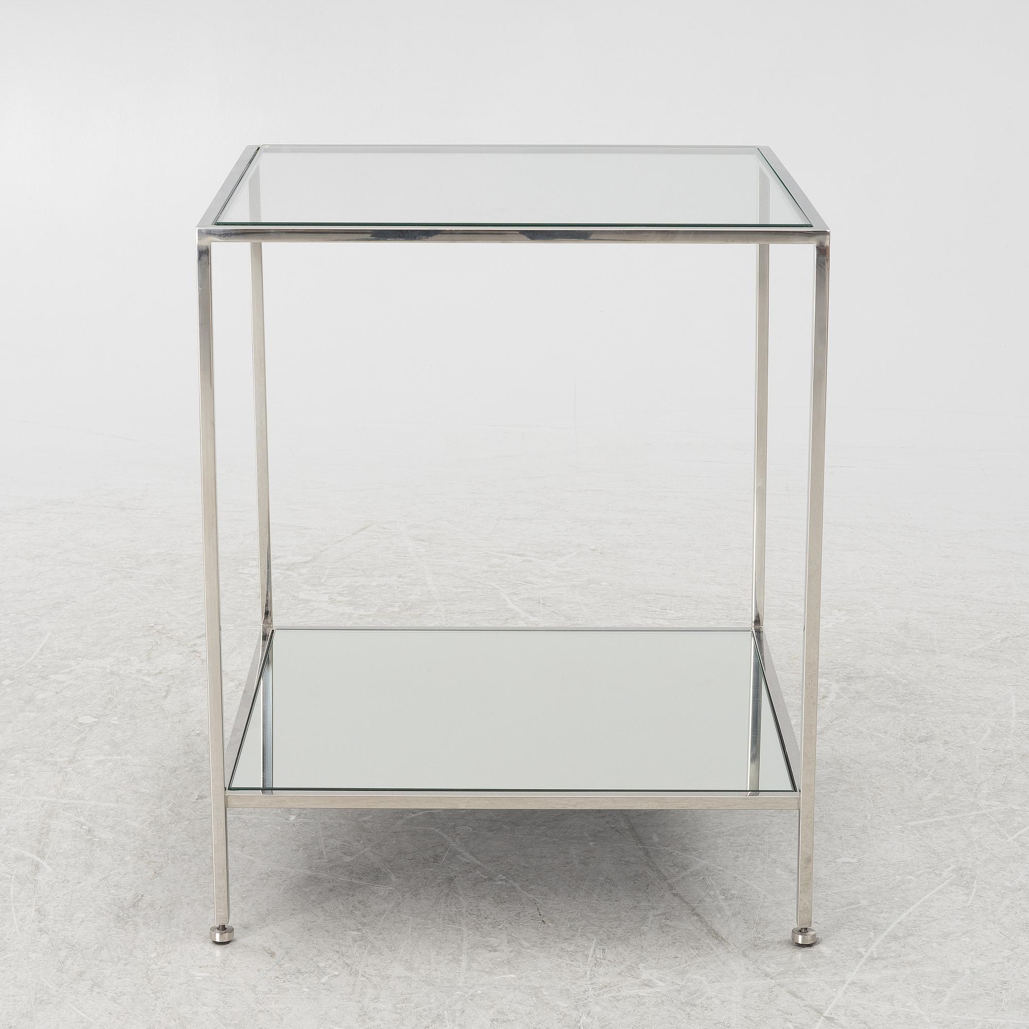 Ruth & Joanna, sidobord.