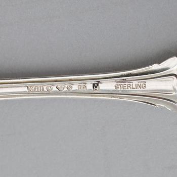 BESTICK, 26 delar, "Olga", silver, C.G Hallberg, 1950-/60-tal. Vikt med stålblad ca 1510 g.