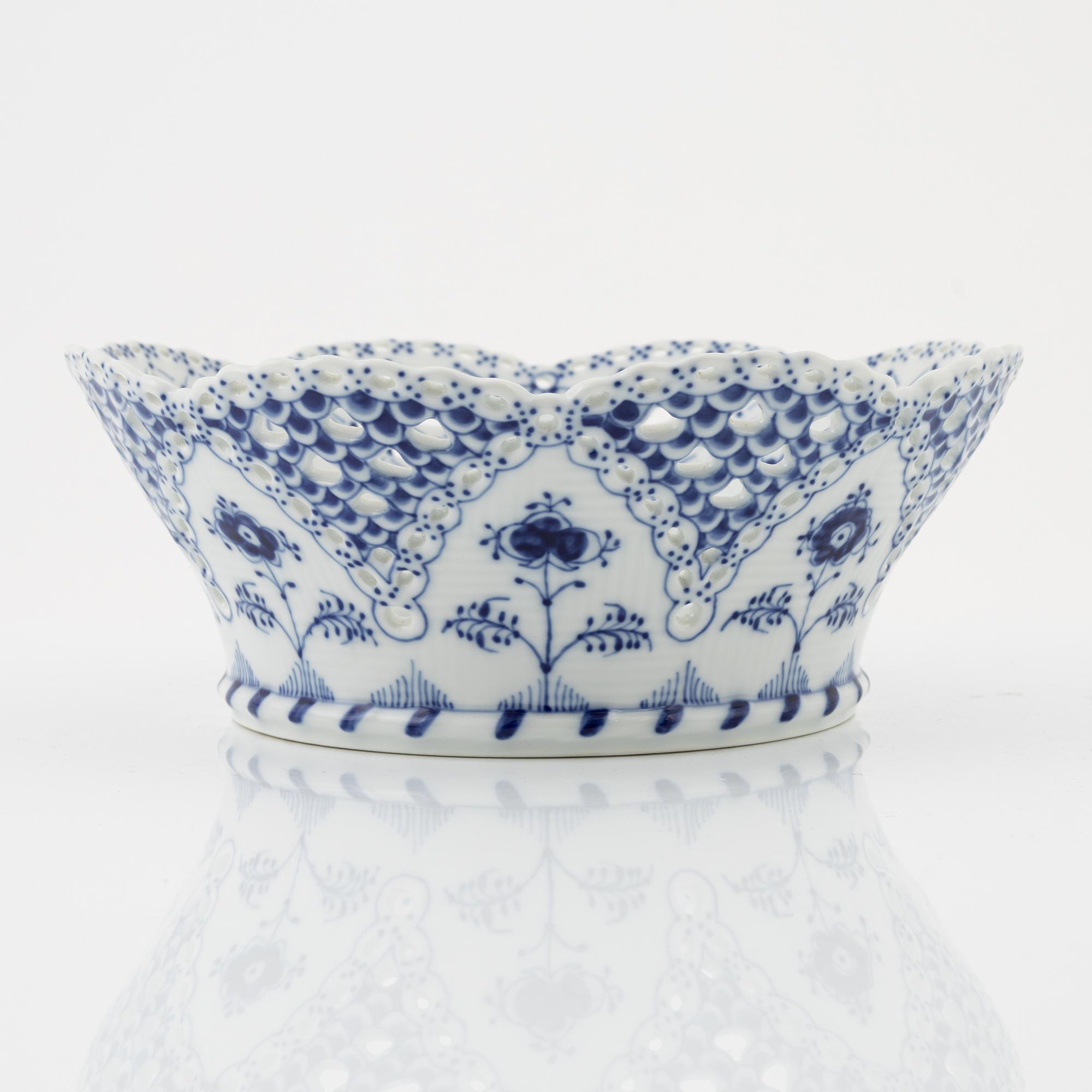 Royal Copenhagen, Gallerskål, porslin, Modellnummer 1061 "Musselmalet", helblonde, Danmark, 1894-1922.