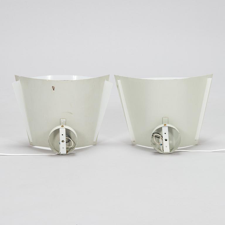 Lisa Johansson-Pape, seinävalaisinpari,  Stockmann Orno, 1950-luvun loppu.