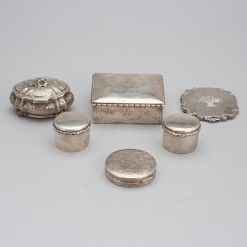Six silver boxes including a pair of boxes by K A Anderson, Stockholm, 1927. Weigth ca 534 grams.