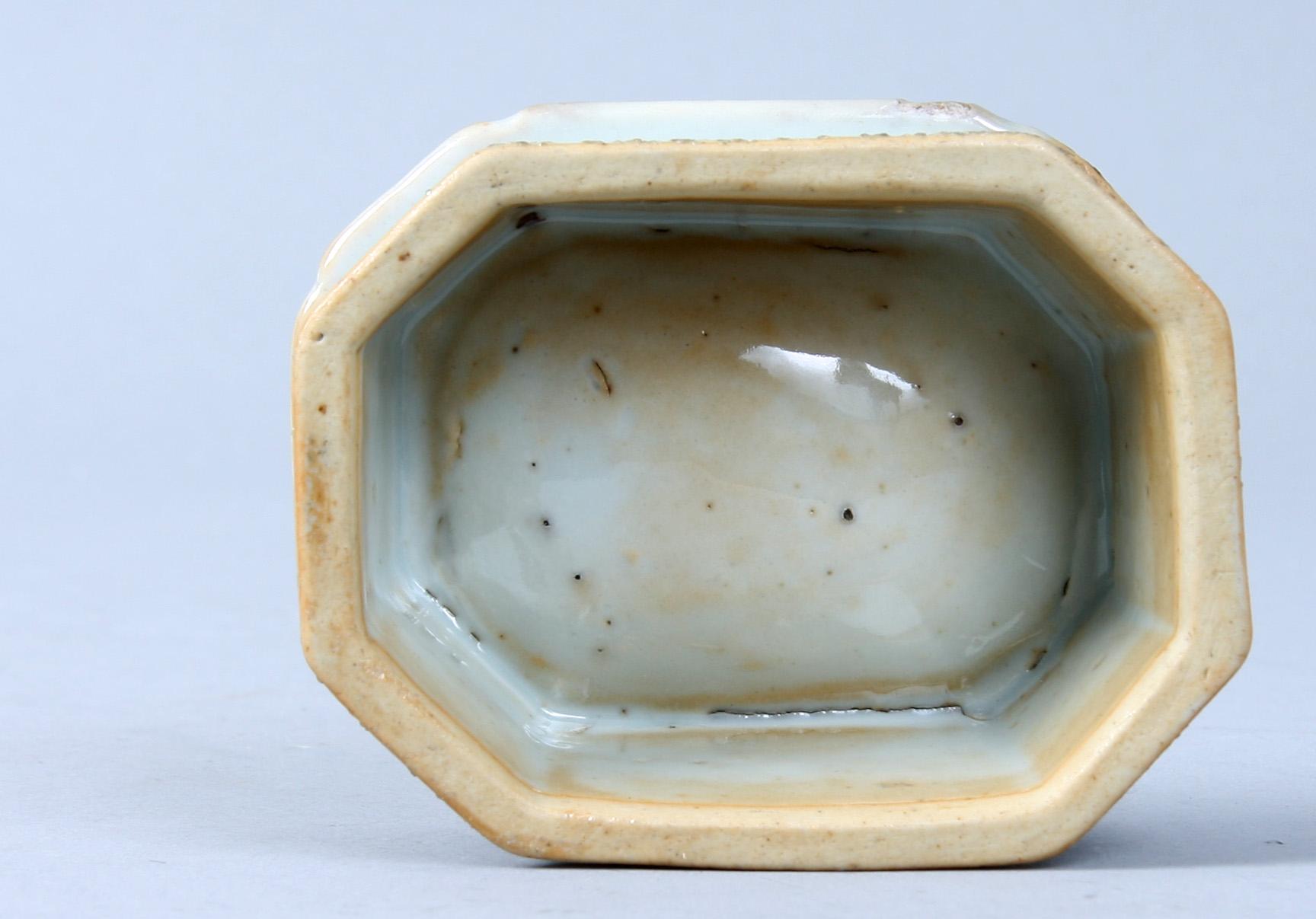 SALTKAR, porslin, Kina, 1700-tal.
