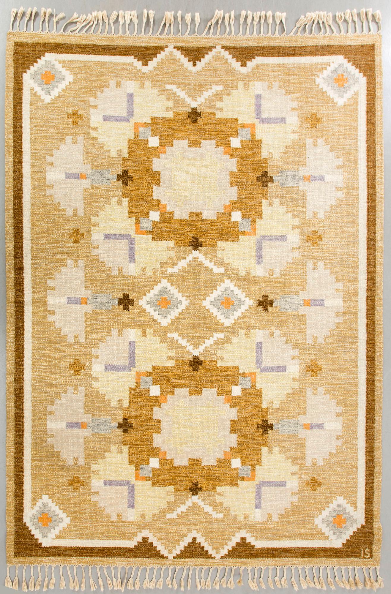 MATTA signerad IS (Ingegred Silow)rölakan ca 278 x 196 cm.