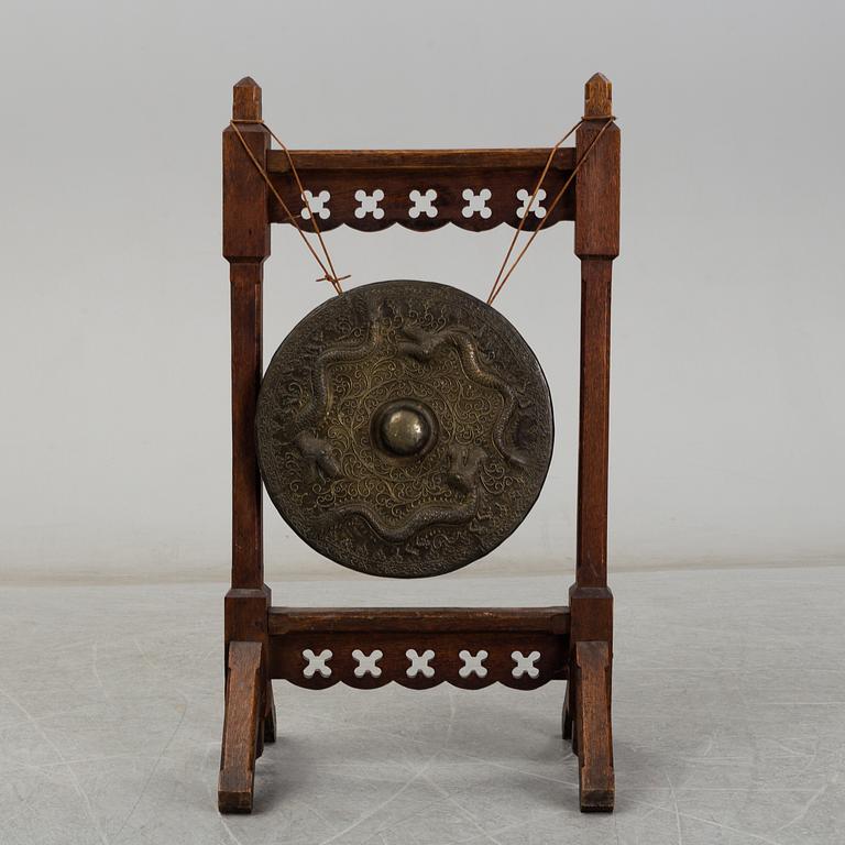 A Chinese 20th century gong-gong.