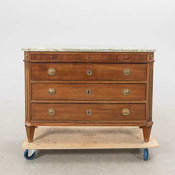 Chest of drawers, Gustavian style, early 19th century.