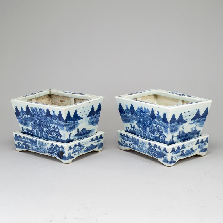 YTTERFODER med FAT, ett par, porslin. Qingdynastin, omkring 1900.